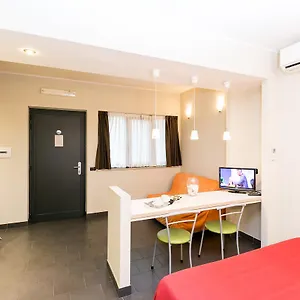https://hotel-residenza-gra-21.it-romehotels.com
